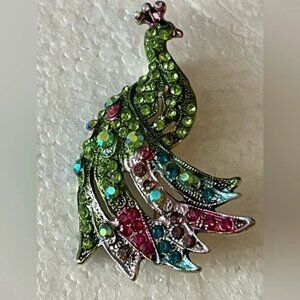 Peacock Bird Gold Tone Rhinestone Multi-color Brooch Pin Peafowl Vintage